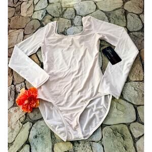 NWT LONG SLEEVE WHITE LEO-LARGE